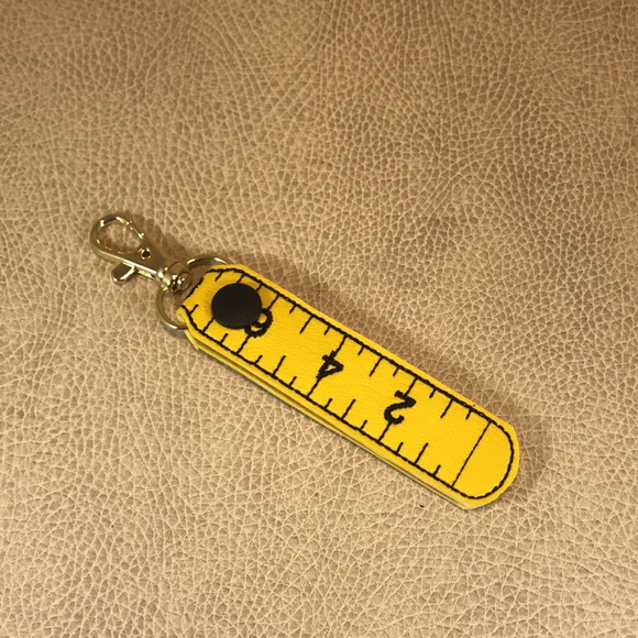 Click and Go measuring tape fob - Picture 2 of 2